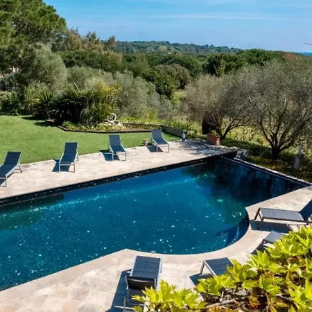 Poolhouse Maison Angelvin